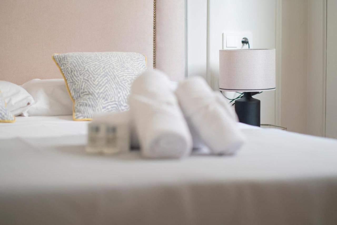 Apartamento Plaza De La Merced 4 Habitaciones マラガ エクステリア 写真