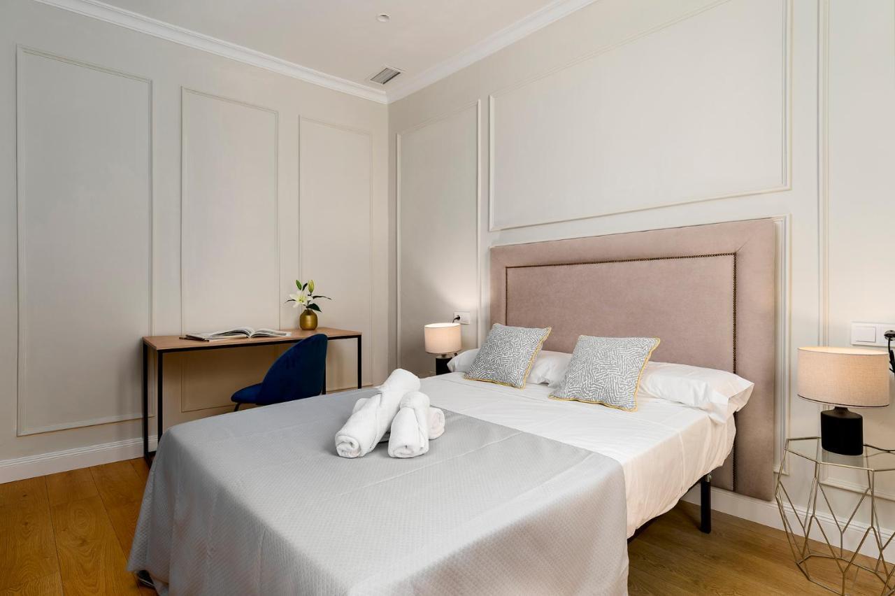 Apartamento Plaza De La Merced 4 Habitaciones マラガ エクステリア 写真