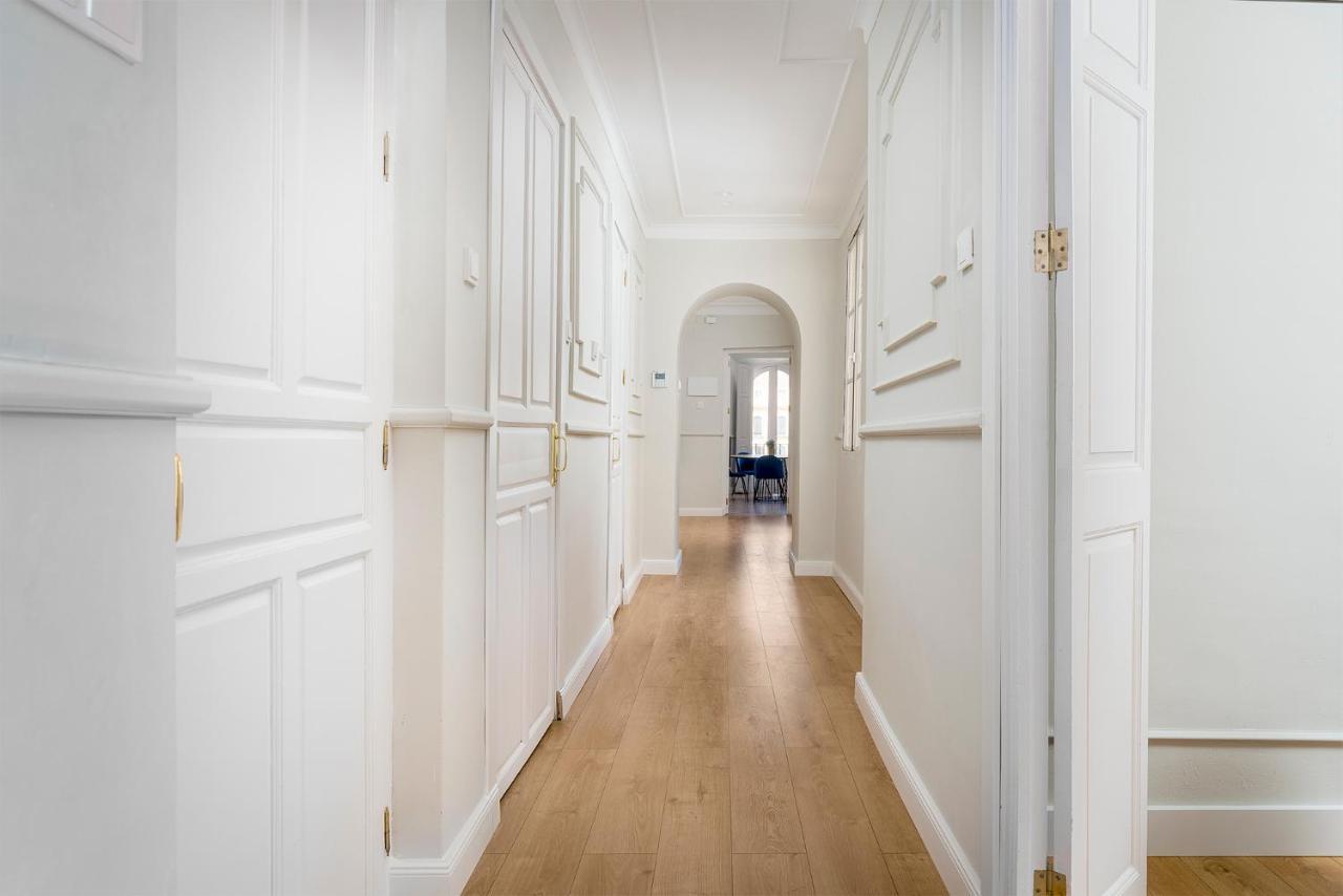 Apartamento Plaza De La Merced 4 Habitaciones マラガ エクステリア 写真