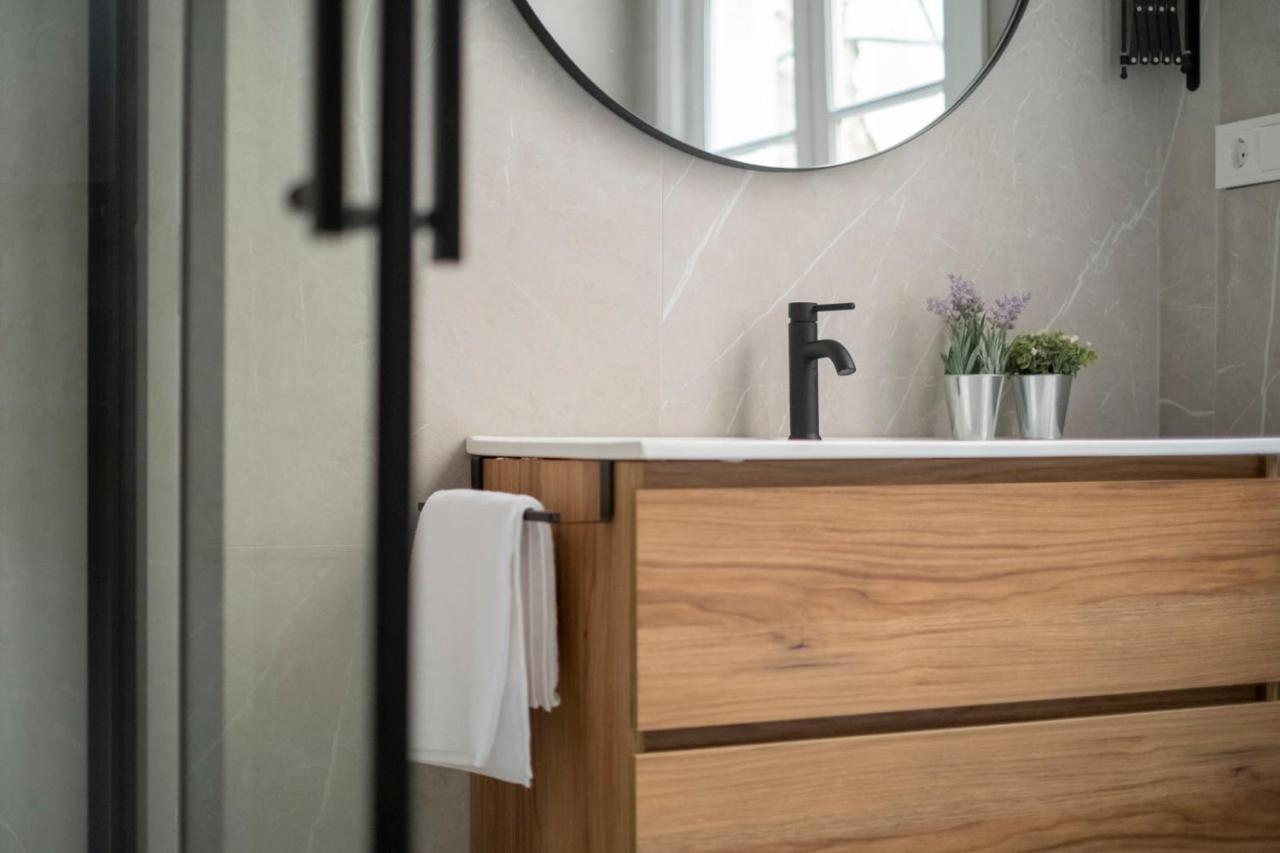 Apartamento Plaza De La Merced 4 Habitaciones マラガ エクステリア 写真